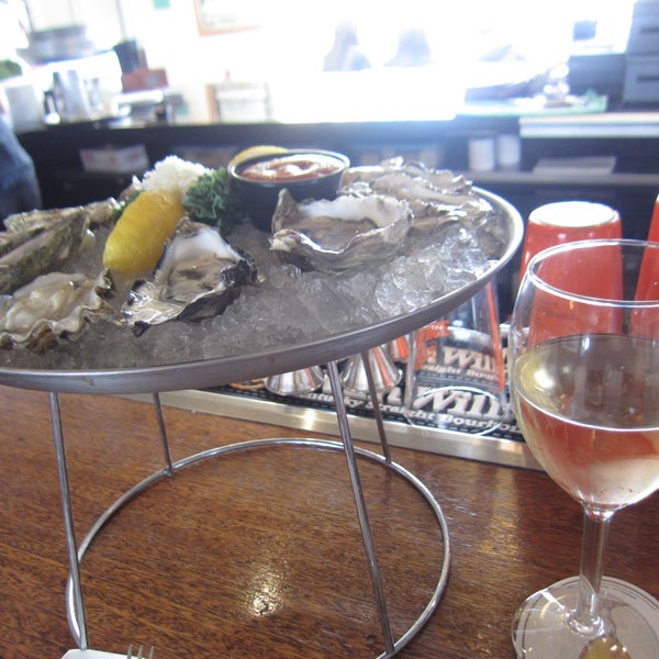 Good Oysters and Wine for Lunch/Happy Hour.