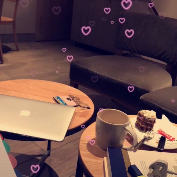 Photo taken at Starbucks by Shahad T on 1/20/2018