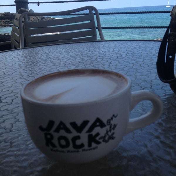 Foto tirada no(a) Java On The Rocks por Lisa B. em 9/16/2013