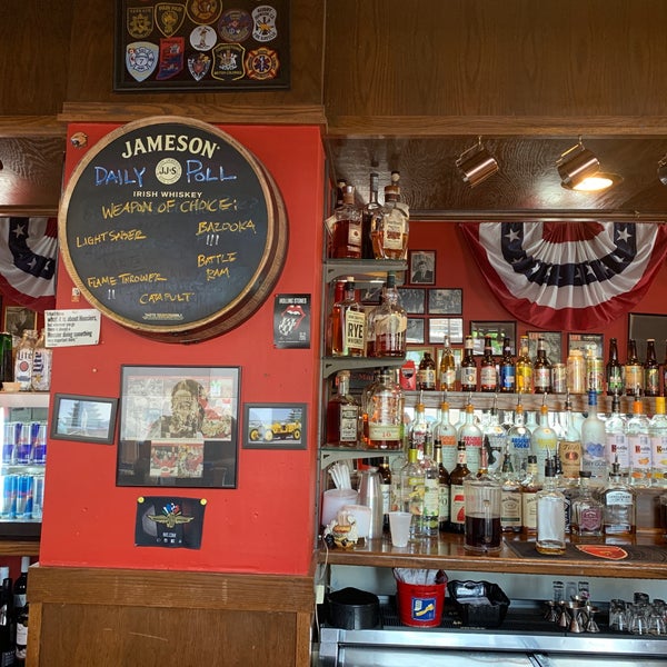 Снимок сделан в Loughmiller&#39;s Pub &amp; Eatery пользователем Elizabeth B. 6/6/2019