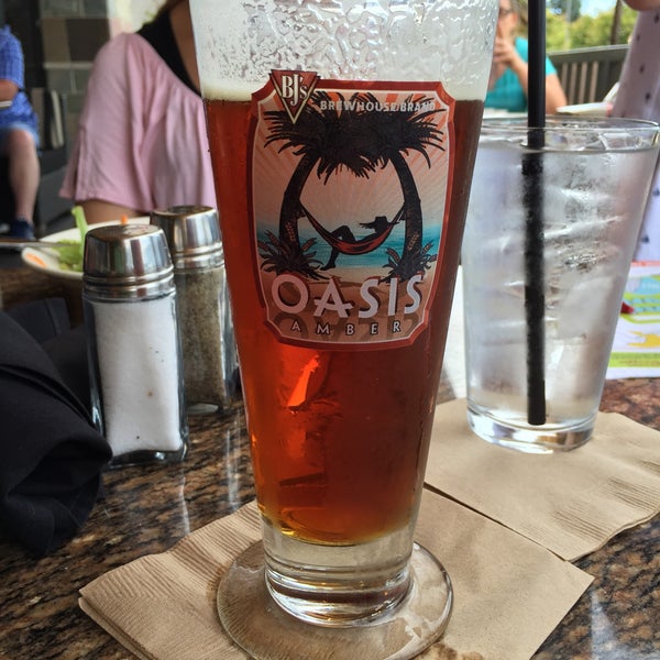 Photo taken at BJ&#39;s Restaurant &amp; Brewhouse by David P. on 6/20/2015