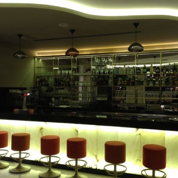 Das Foto wurde bei DOQ Barcelona Restaurant &amp; Cocktail Bar von Daniel B. am 1/31/2013 aufgenommen