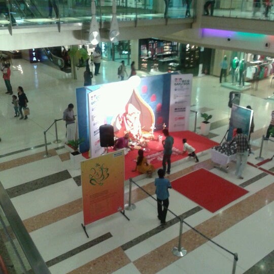 Foto tirada no(a) Korum Mall por Rachana A. em 9/23/2012