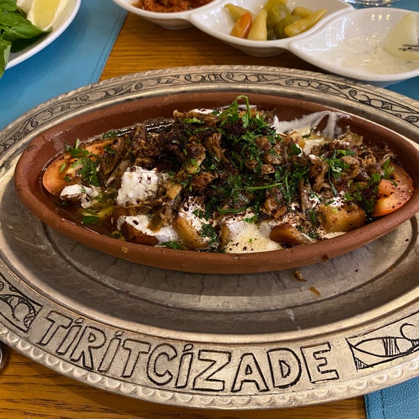Das Foto wurde bei Tiritcizade Restoran Konya Mutfağı von Hasan ERKAN am 1/28/2023 aufgenommen