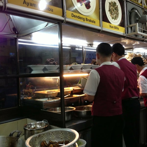 Restoran Garuda - Padangnese Restaurant in Medan