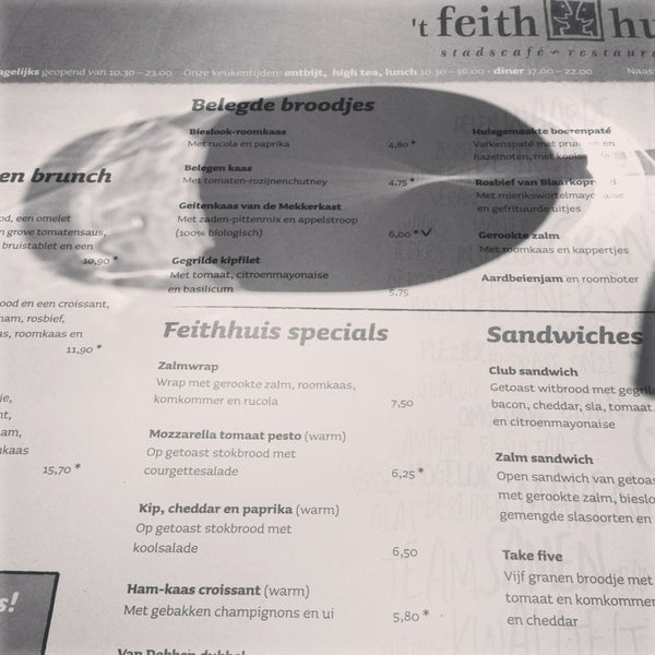 Foto diambil di Stadscafé-Restaurant &#39;t Feithhuis oleh Astrid R. pada 4/6/2013