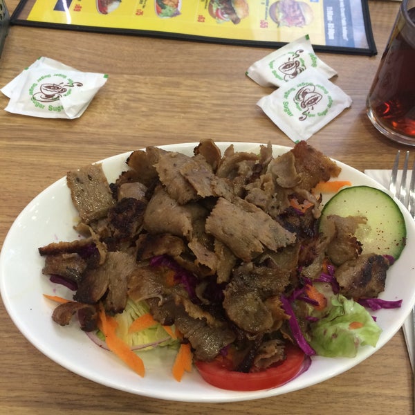 Das Foto wurde bei Istanbul Turkish Grills and Kebabs von Matilda W. am 3/17/2016 aufgenommen