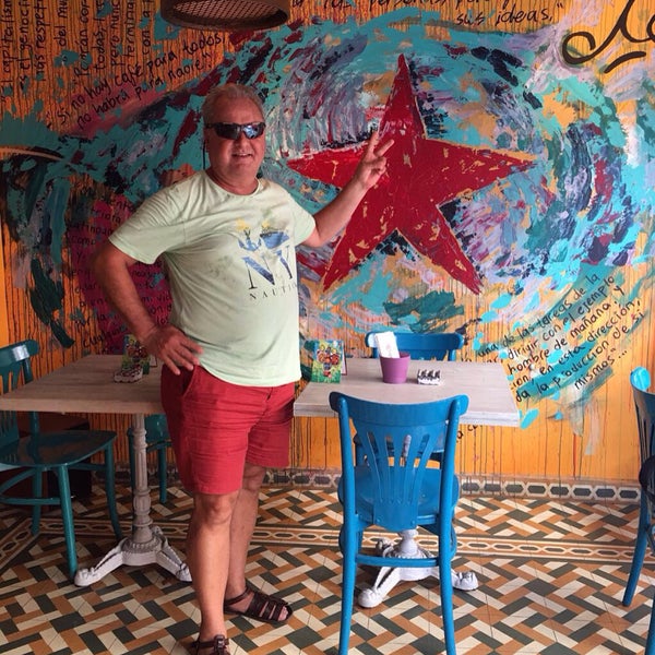 8/8/2016에 Saffet Selçuk S.님이 La Paz Café Bar America Latina에서 찍은 사진