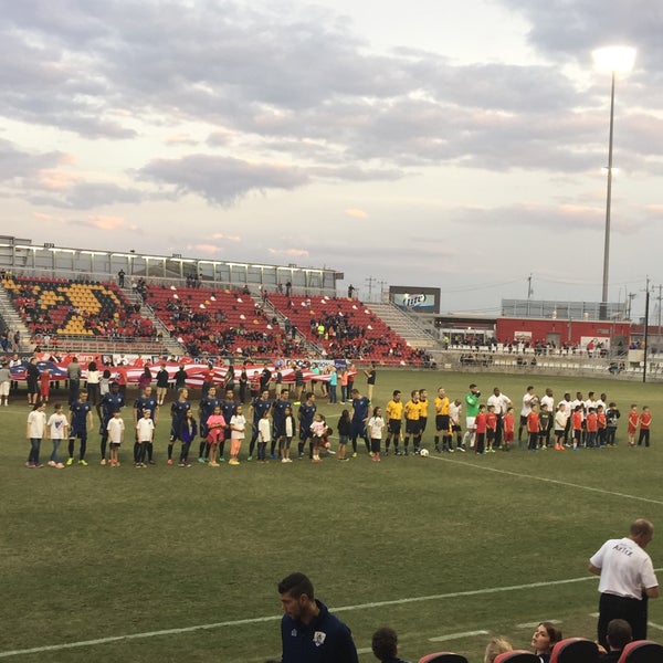 รูปภาพถ่ายที่ Toyota Field โดย Noel S. เมื่อ 3/15/2015