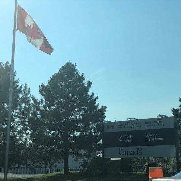 Douanes Canadiennes StBernarddeLacolle Canadian Customs 157 visitors