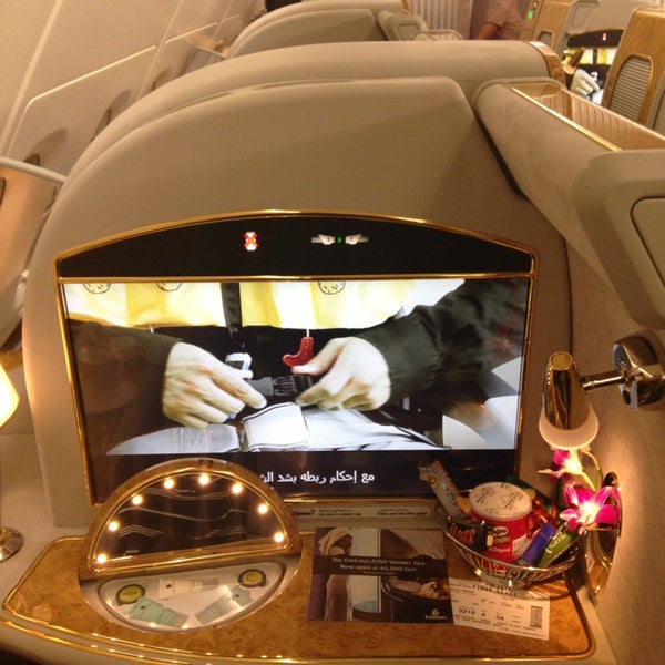 Emirates Flight 203 مطار دبي الدولي DXB Airport