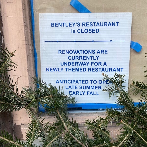 Foto diambil di Bentleys Restaurant oleh Tag. You’re It. ✌. pada 12/22/2019