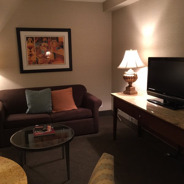 2/19/2015 tarihinde Ed B.ziyaretçi tarafından DoubleTree by Hilton Hotel &amp; Suites Houston by the Galleria'de çekilen fotoğraf