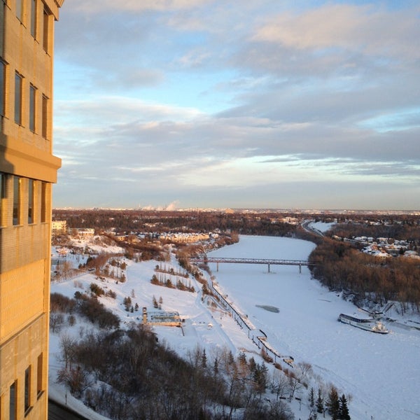 2/1/2013 tarihinde Seth H.ziyaretçi tarafından Courtyard Edmonton Downtown'de çekilen fotoğraf