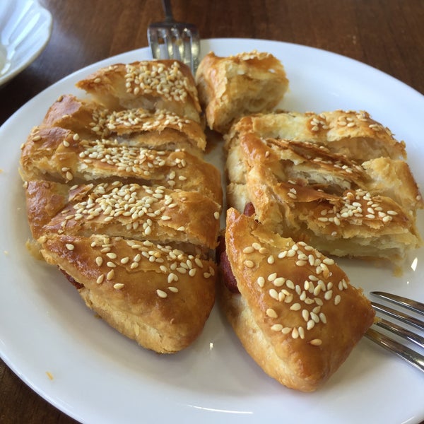 Özen Börek ve Tatlı Evi Anadolu Hisarı Körfez Cd. No4/A