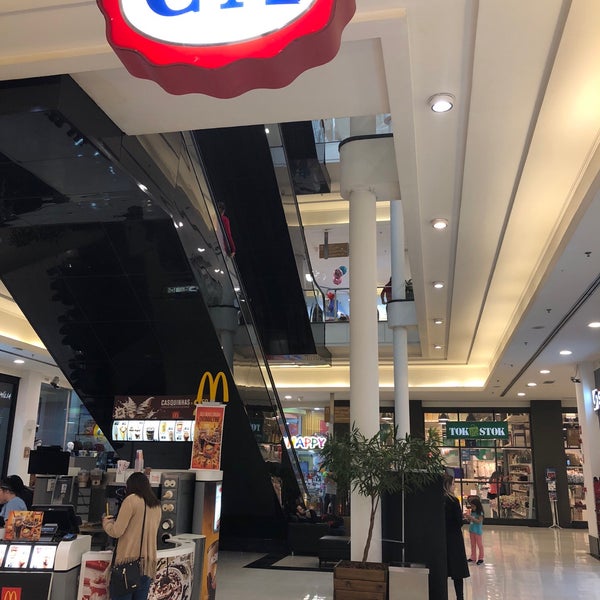 8/18/2018 tarihinde Ilana T.ziyaretçi tarafından Shopping Curitiba'de çekilen fotoğraf