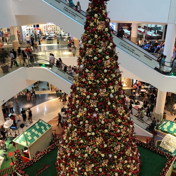 Foto tirada no(a) Shopping Palladium por Ilana T. em 12/20/2018