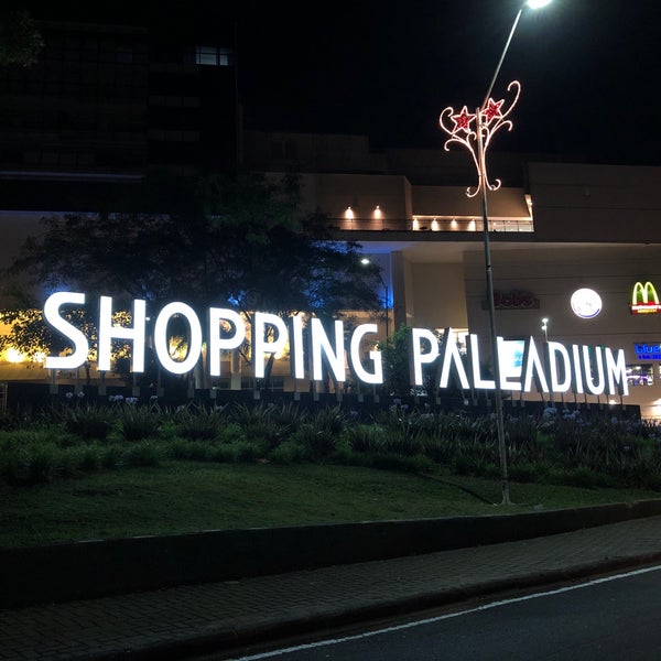 Photo taken at Shopping Palladium by Ilana T. on 12/11/2018