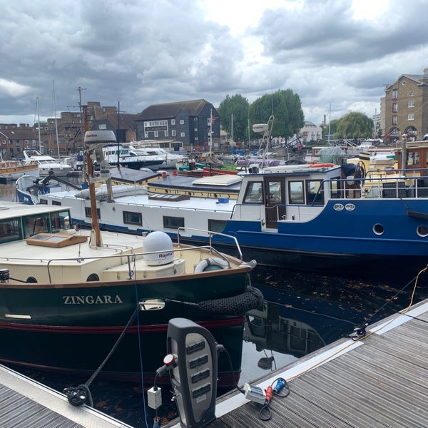 8/29/2022 tarihinde Audunn J.ziyaretçi tarafından St Katharine Docks'de çekilen fotoğraf