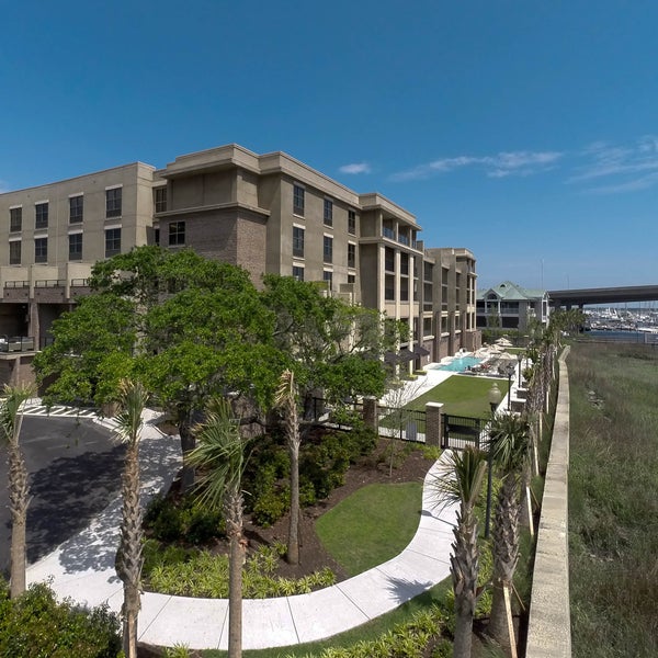 รูปภาพถ่ายที่ Hilton Garden Inn Charleston Waterfront/Downtown โดย Hilton Garden Inn Charleston Waterfront/Downtown เมื่อ 6/25/2014