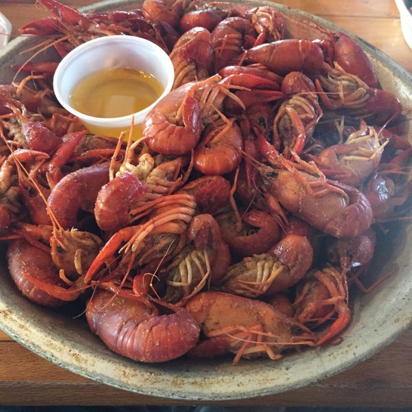 2/20/2015에 Dorian A.님이 Floyd&#39;s Cajun Seafood - Webster에서 찍은 사진
