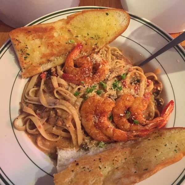 Photo taken at Floyd&#39;s Cajun Seafood - Webster by Dorian A. on 11/2/2015