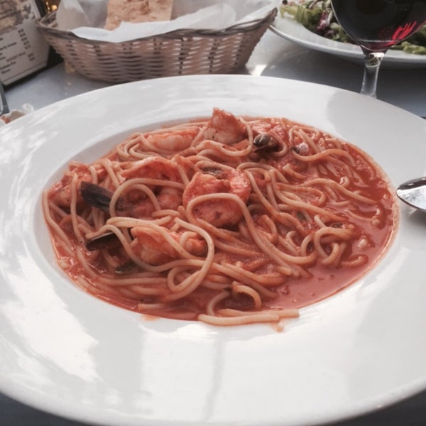 รูปภาพถ่ายที่ Bravo Cucina โดย Dorian A. เมื่อ 5/27/2015