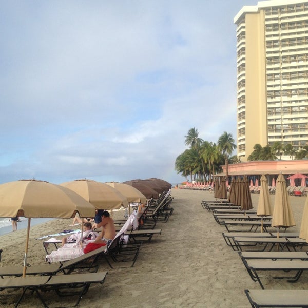 Foto diambil di Waikiki Beach Services oleh Giulio R. pada 1/3/2013
