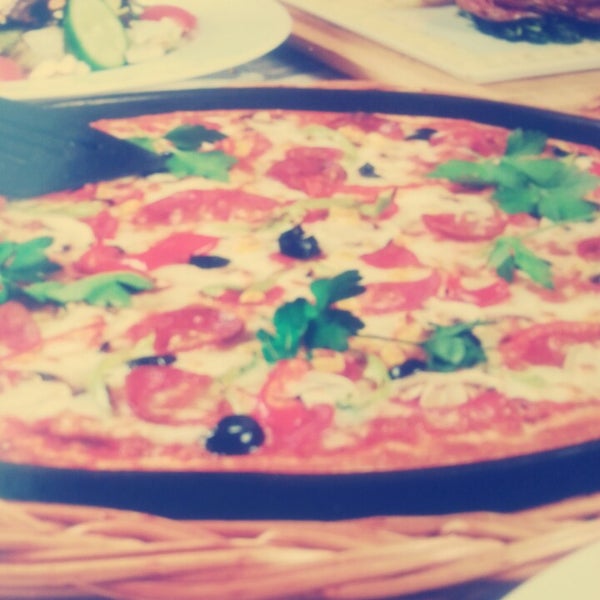 Foto diambil di Tadım Pizza oleh Ganime Ş. pada 7/20/2014