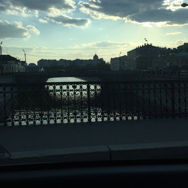 Foto tirada no(a) Чугунный мост por Zzz em 4/30/2016