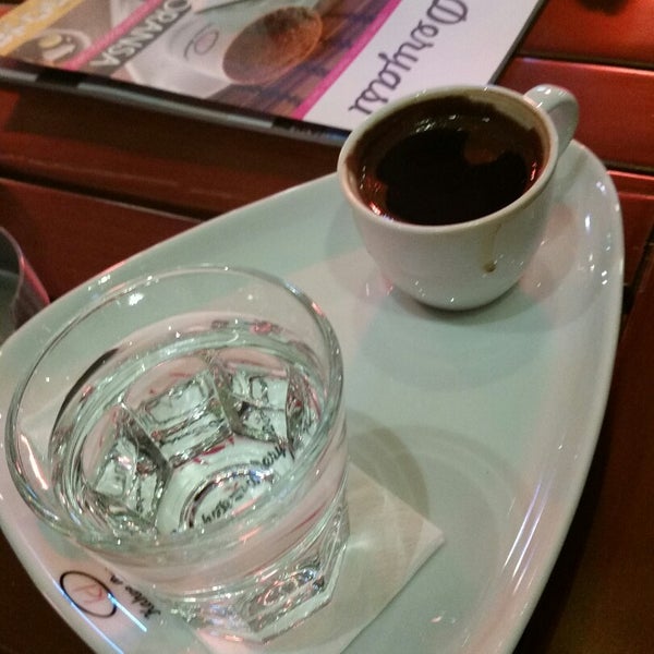 Foto diambil di Cafè Fiyaka oleh yilmaz s. pada 12/17/2014