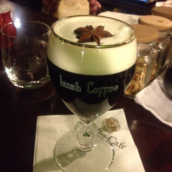 Снимок сделан в Dublin Cafe пользователем Samuel D. 12/23/2013