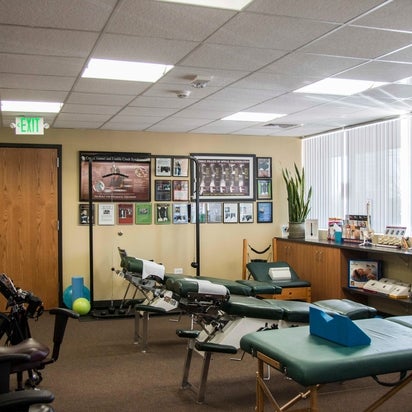 4/17/2015에 Jason J.님이 Renew Chiropractic에서 찍은 사진