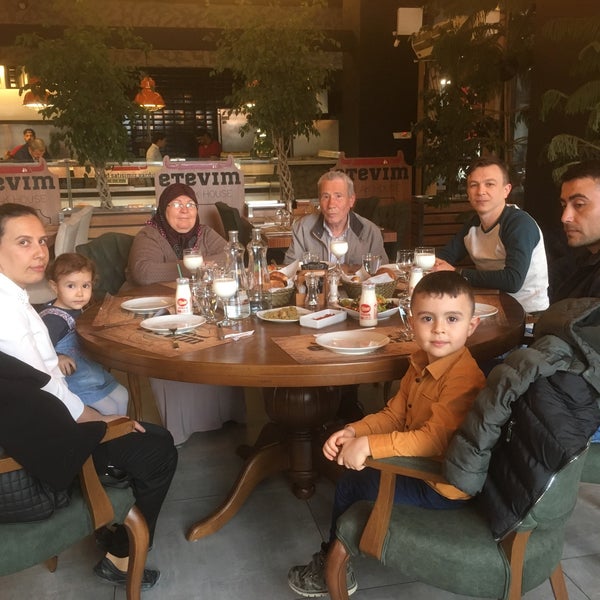 Foto tomada en Etevim Steakhouse  por Cüneyt Y. el 4/14/2019