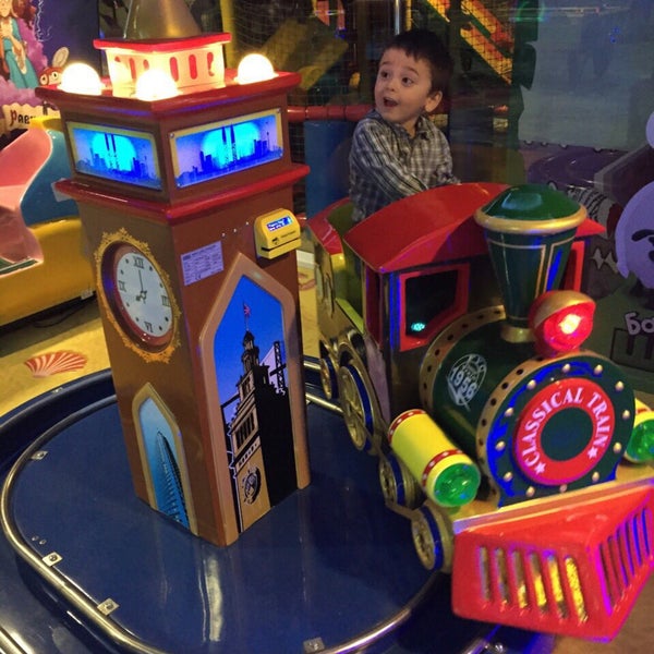 Крк мегаполис. Алмаз боулинг челябинск. Радуга кино тц мегаполис. Мегаполис челябинск игровая комната. Мегалэнд челябинск алмаз.