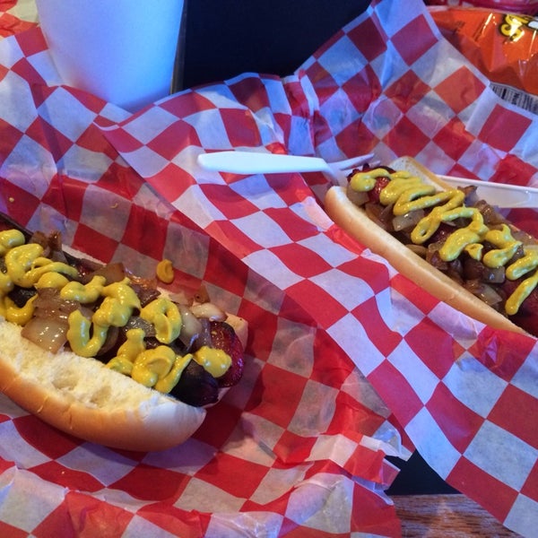 Foto diambil di The Stand Hot Dogs &amp; Sausages oleh Chad B. pada 10/26/2013