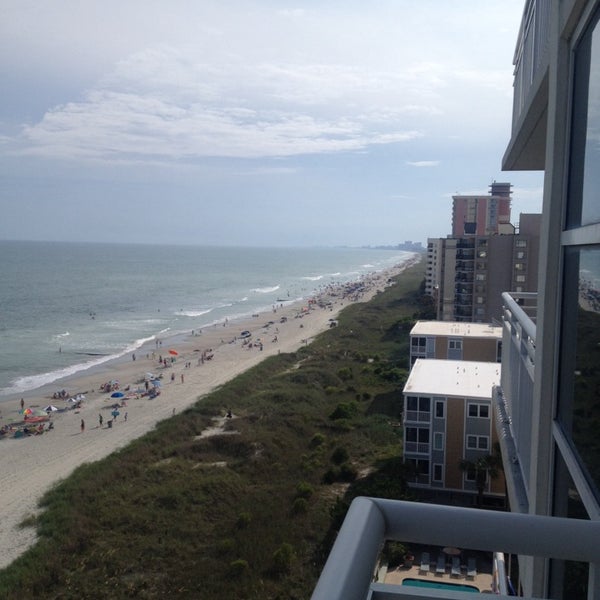 Malibu Pointe Condos Neighborhood