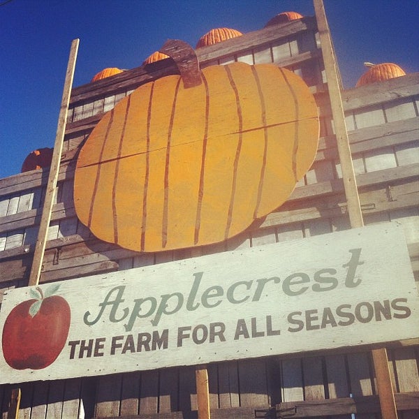 9/16/2012에 Adam C.님이 Applecrest Farm Orchards에서 찍은 사진