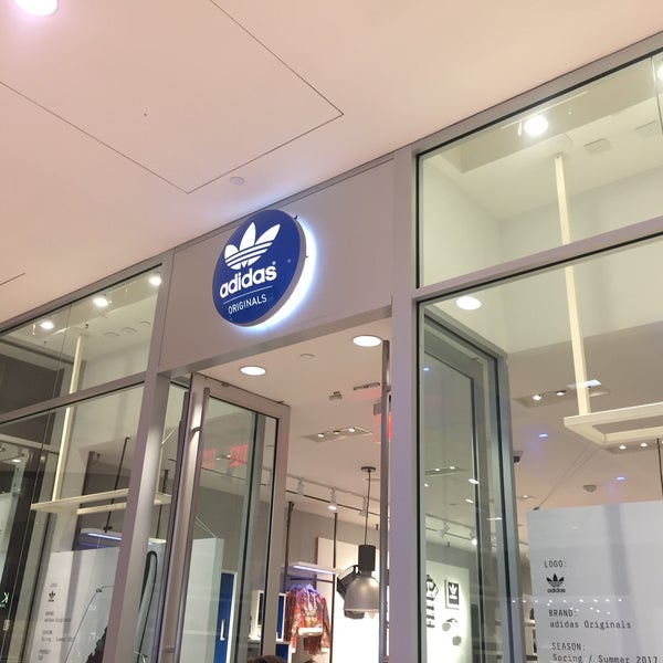 adidas store - aventura mall - florida - August 20, 2018 