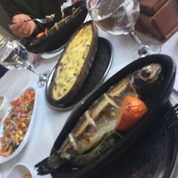 Foto tirada no(a) Bayır Balık Vadi Restaurant por Qzlє๓ em 2/1/2018