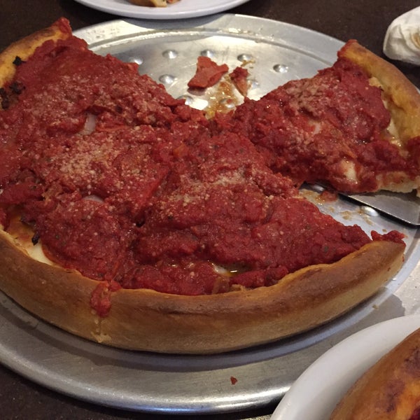 Foto tirada no(a) Full Circle Pizza &amp; Grill por Michael L. em 4/13/2015