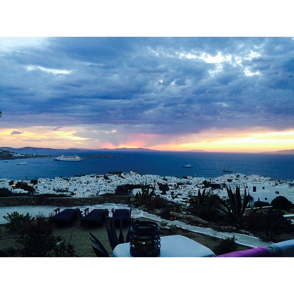 Das Foto wurde bei Belvedere Hotel Mykonos von Rafaels am 9/19/2016 aufgenommen