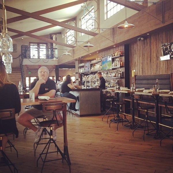 12/28/2013 tarihinde Grace C.ziyaretçi tarafından 10-Speed Coffee Calabasas'de çekilen fotoğraf