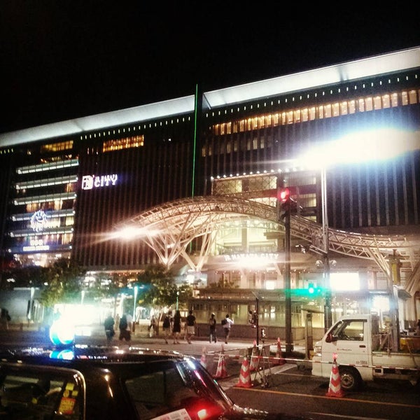 Foto tomada en JR Hakata Station  por 野村 el 8/23/2015