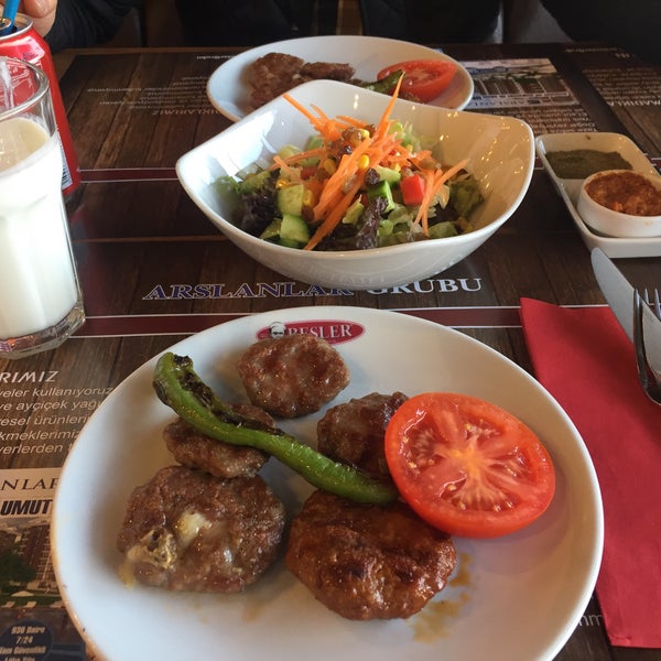 รูปภาพถ่ายที่ Besler Steakhouse โดย İlknur İ. เมื่อ 4/18/2017