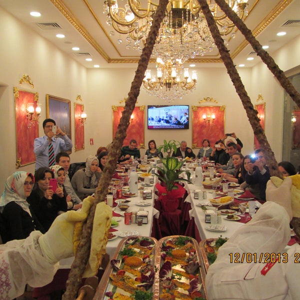 Photo taken at Al Madina Restaurant by Hatay Medeniyetler Sofrası on 6/24/2014