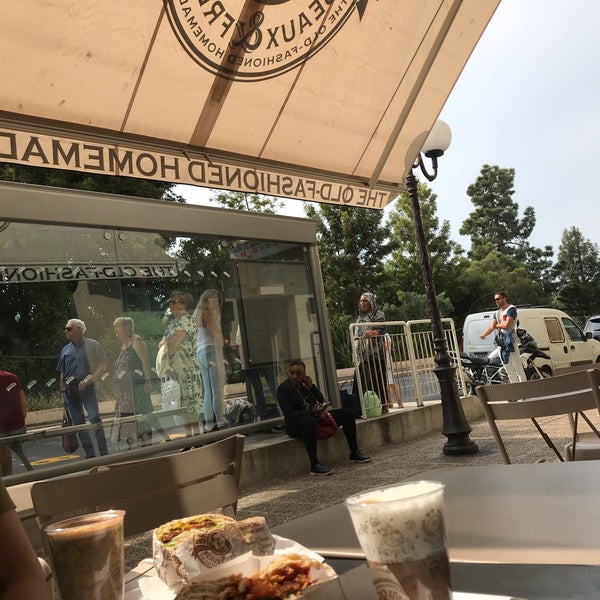 Photo taken at Bagelstein by Francisco D. on 9/9/2017
