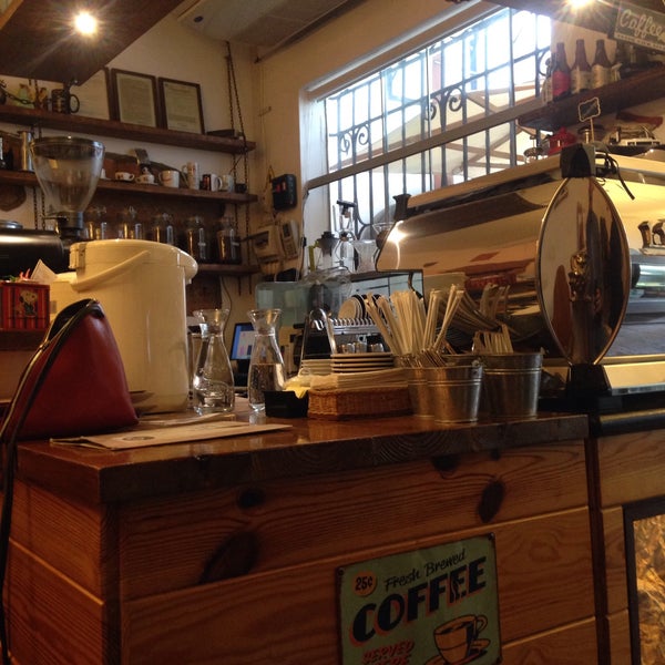 Foto tirada no(a) The Coffee Road por MEMO R. em 9/2/2016