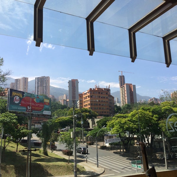 Foto diambil di Diez Hotel Categoría Colombia oleh Miri C. pada 5/23/2015