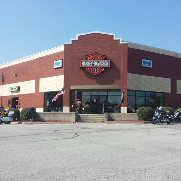 6/24/2014 tarihinde Lucky Harley-Davidsonziyaretçi tarafından Lucky Harley-Davidson'de çekilen fotoğraf